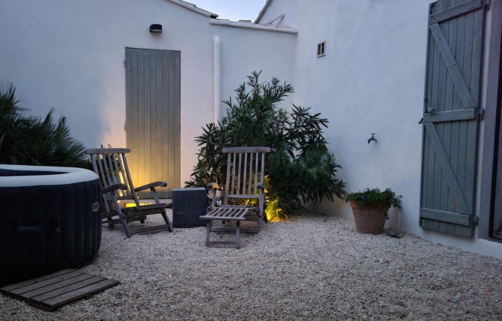 Studio avec patio et jacuzzi privatifs Mazan Esterno foto