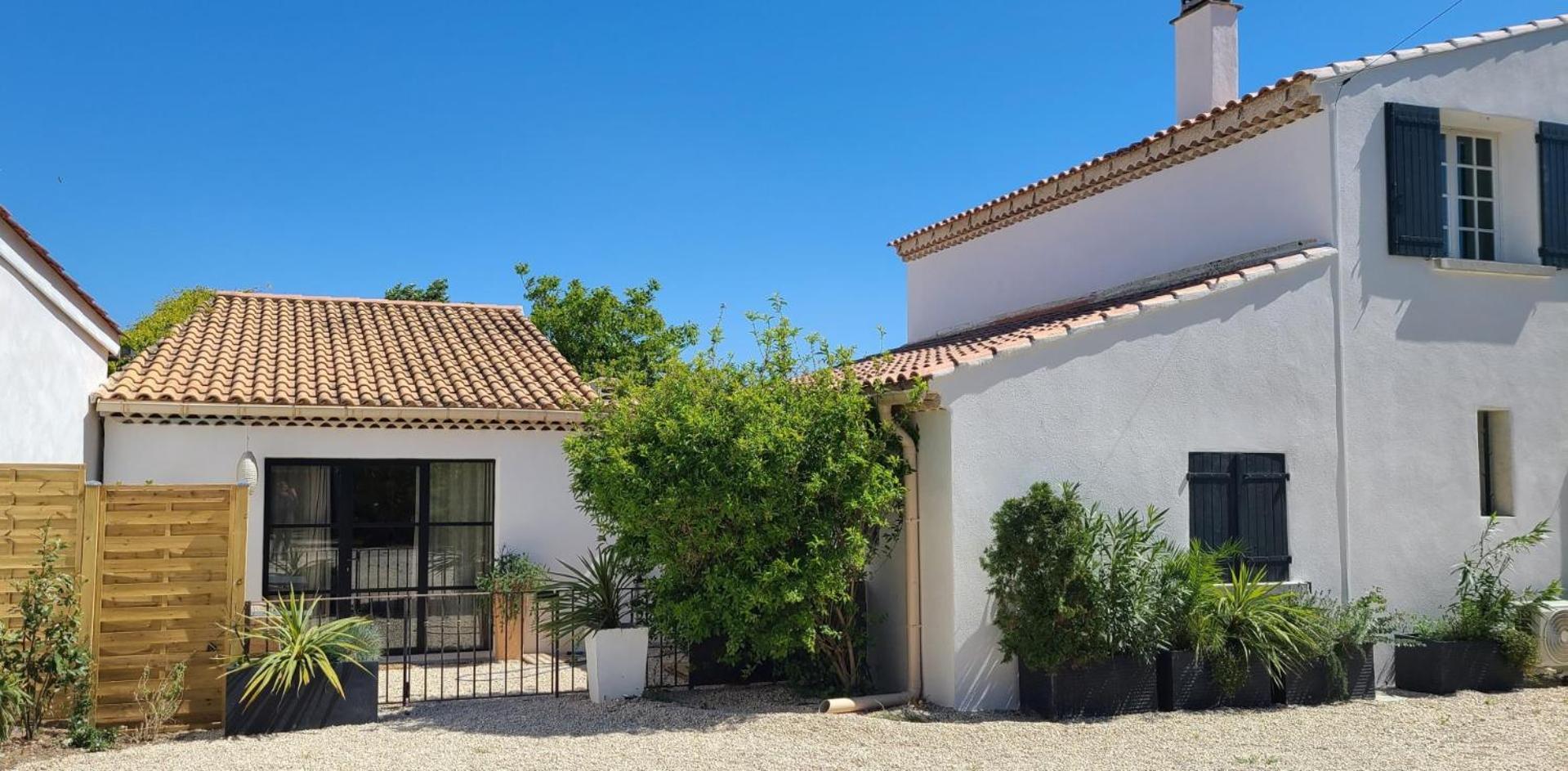 Studio avec patio et jacuzzi privatifs Mazan Esterno foto